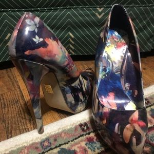 Truth or dare by Madonna floral pump